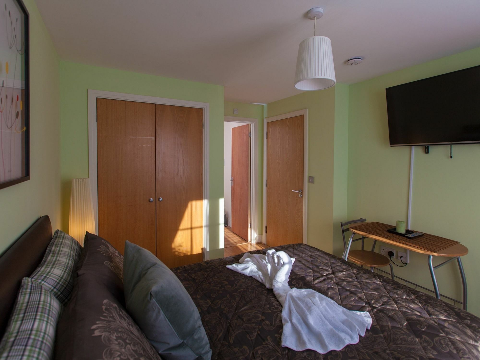 Harrow Private Rooms Exterior photo